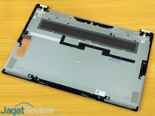 Review Notebook AMD Ryzen: Lenovo IdeaPad 720S-13ARR 16 Lenovo IP 720S 13ARR Bottom Cover