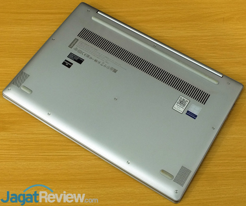 Review Notebook AMD Ryzen: Lenovo IdeaPad 720S-13ARR 14 Lenovo IP 720S 13ARR Bottom Side
