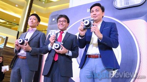 Fujifilm Hadirkan Instax SQUARE SQ6, Kamera Instan Analog dengan Format Film Square 1 instax square sq6 1