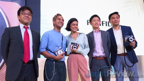 Fujifilm Hadirkan Instax SQUARE SQ6, Kamera Instan Analog dengan Format Film Square 2 instax square sq6 2