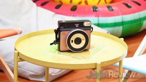 Fujifilm Hadirkan Instax SQUARE SQ6, Kamera Instan Analog dengan Format Film Square 3 instax square sq6 3