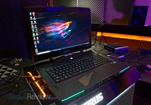 AORUS X9 DT 1