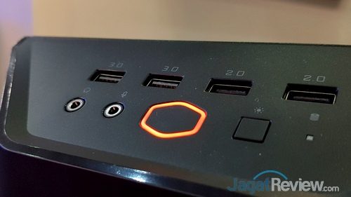 Booth Raid Computex 2018: Cooler Master 21 Cooler Master Branding