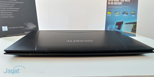 Hands-On Gigabyte Sabre 15, Laptop Gaming Terjangkau Dengan Spek Memukau 4 front side sabre 15