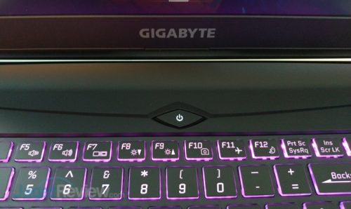 Hands-On Gigabyte Sabre 15, Laptop Gaming Terjangkau Dengan Spek Memukau 5 power button