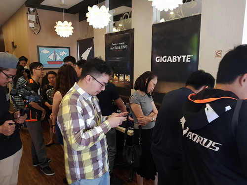 Gelar  Gigabyte Laptop Fans Meeting 04