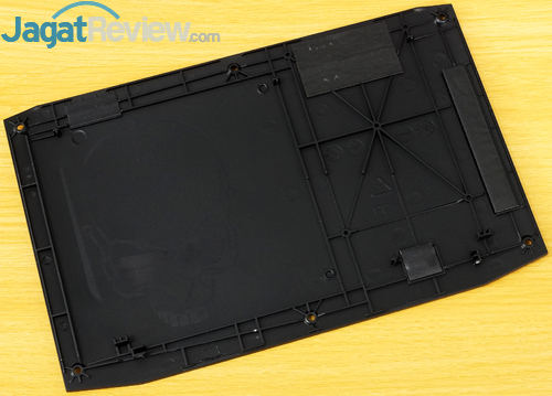 Review Intel NUC8i7HVK  Intel NUC8i7HVK Cover