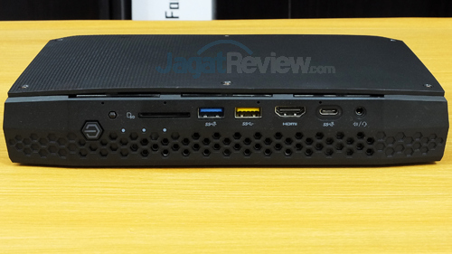 Review Intel NUC8i7HVK  Intel NUC8i7HVK Front Side