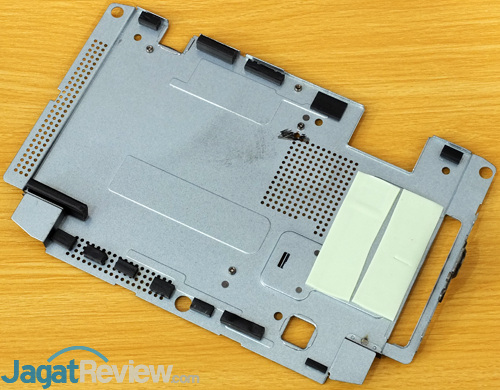 Review Intel NUC8i7HVK  Intel NUC8i7HVK Metal Cover