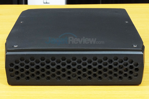 Review Intel NUC8i7HVK  Intel NUC8i7HVK Right Side