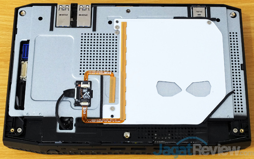 Review Intel NUC8i7HVK  Intel NUC8i7HVK Without Cover