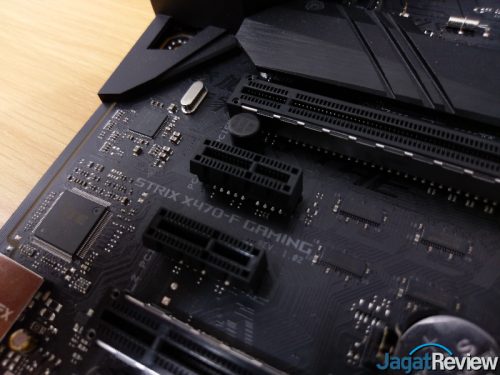Hands-On Motherboard ASUS ROG STRIX X470-F Gaming 1 4 1s