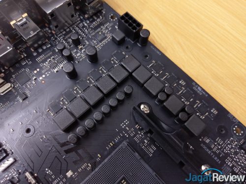 Hands-On Motherboard ASUS ROG STRIX X470-F Gaming 3 4 3s