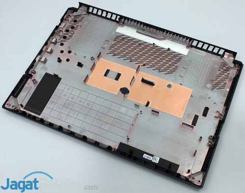 Review Notebook Gaming: ASUS ROG STRIX GL504GS Scar II 21 ASUS ROG GL504GS Bottom Cover