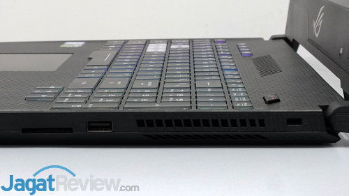 Review Notebook Gaming: ASUS ROG STRIX GL504GS Scar II 10 ASUS ROG GL504GS Connectors Right