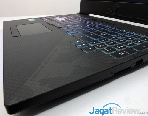 Review Notebook Gaming: ASUS ROG STRIX GL504GS Scar II 12 ASUS ROG GL504GS Palm Rest