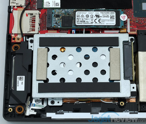 Review Notebook Gaming: ASUS ROG STRIX GL504GS Scar II 33 ASUS ROG GL504GS Storage