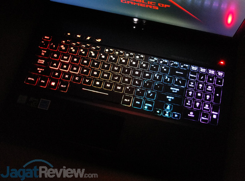 Review ASUS ROG Zephyrus-M (GM501S): Zephyrus Murah yang Kencang 13 ASUS ROG GM501S Backlit Keyboard