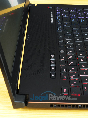 Review ASUS ROG Zephyrus-M (GM501S): Zephyrus Murah yang Kencang 23 ASUS ROG GM501S Intake Ventilation Top