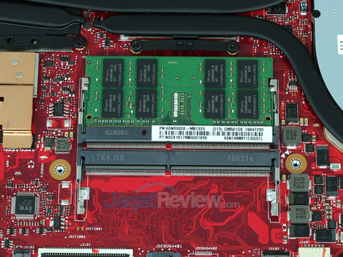 Review ASUS ROG Zephyrus-M (GM501S): Zephyrus Murah yang Kencang 33 ASUS ROG GM501S Memory Slots