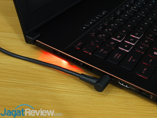 Review ASUS ROG Zephyrus-M (GM501S): Zephyrus Murah yang Kencang 11 ASUS ROG GM501S Plug in LED