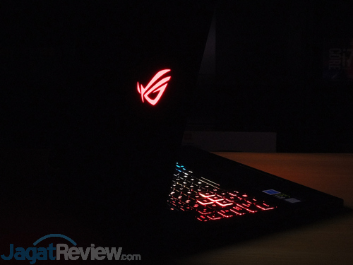 Review ASUS ROG Zephyrus-M (GM501S): Zephyrus Murah yang Kencang 3 ASUS ROG GM501S ROG Logo LED