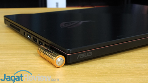 Review ASUS ROG Zephyrus-M (GM501S): Zephyrus Murah yang Kencang 5 ASUS ROG GM501S Thickness Compared
