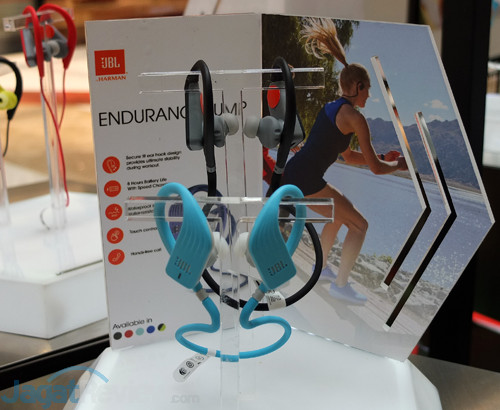 Earphone JBL Endurance Terbaru Siap Hadirkan Musik Saat Berolahraga 4 JBL Endurance Launch 02