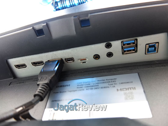 Konektivitas Samsung CHG90