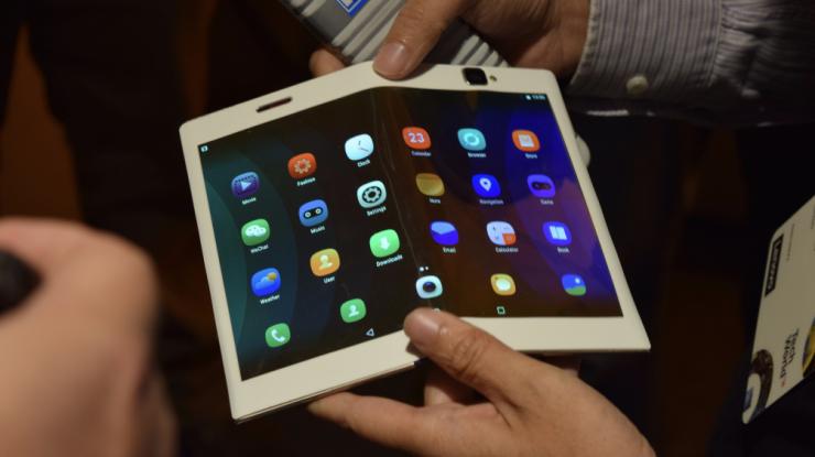 LG dan Lenovo Kerja Sama Hadirkan Tablet Lipat? 12 Upcoming Tablets 2018 Lenovo Folio