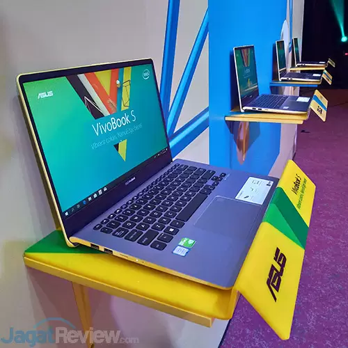ASUS Indonesia Rilis VivoBook S14 S430UN - Laptop Bertenaga dengan Warna Ceria 5 ASUS VIVOBOOK S14 S430UN Launch 02