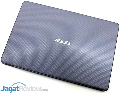 Review Notebook AMD Ryzen: ASUS VivoBook 15 X505ZA 3 ASUS VivoBook 15 X505ZA Top Side