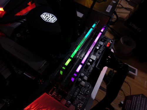 Review RAM HyperX Predator RGB DDR4-3200 32GB Kit (4x 8GB) 19 IMAG2076