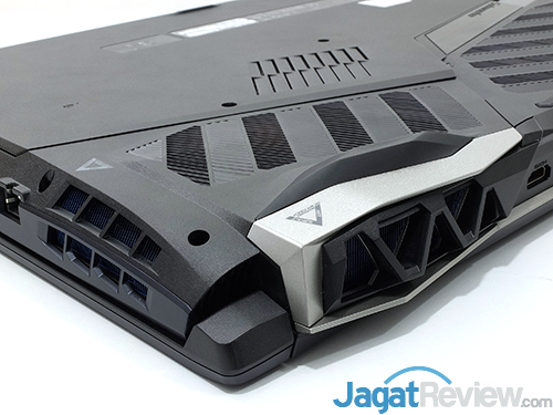 Review Notebook Gaming AMD Ryzen: Acer Predator Helios 500 (PH517-61) 22 Acer Predator Helios 500 AMD Ventilation 01