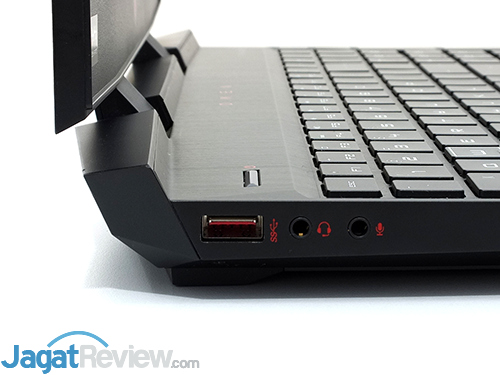 Review Laptop Gaming: Omen by HP 15-dc0037TX 7 Omen by HP 15 dc0037tx Connectors Left 01