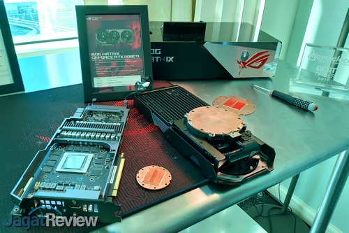 ASUS di CES 2019 - Graphics Card dengan Radiator Terintegrasi! 3 ASUS 01