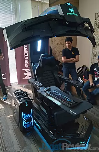 Acer Predator Thronos 01