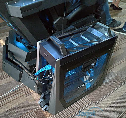 Acer Predator Thronos 05