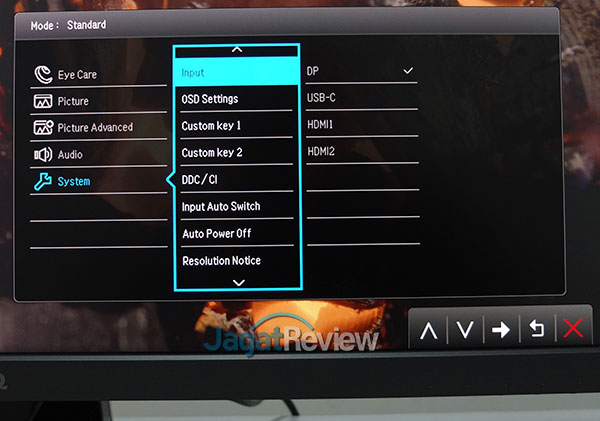 Hands-On Review Gaming Monitor 4K HDR: BenQ EW3270U 23 07 System Input