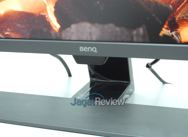 Hands-On Review Gaming Monitor 4K HDR: BenQ EW3270U 8 BenQ EW3270 Ambient Light Sensor