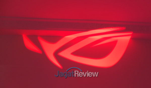 Hands-On Review Monitor: ASUS ROG SWIFT PG27UQ 10 DSCF8755