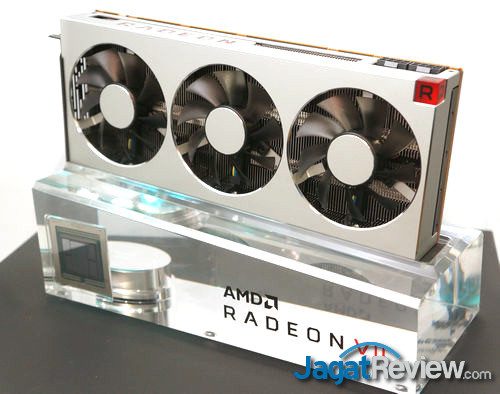 Review AMD Radeon VII: Vega 7nm 3 RadeonVII 11
