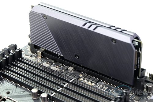 Hands-On Review ASUS ROG Maximus XI Extreme 6 ASUS ROG Maximus XI Extreme 04
