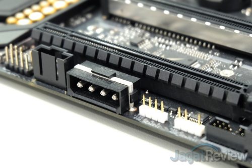 Hands-On Review ASUS ROG Maximus XI Extreme 2 ASUS ROG Maximus XI Extreme 11