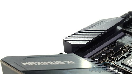 Hands-On Review ASUS ROG Maximus XI Extreme 2 ASUS ROG Maximus XI Extreme 28