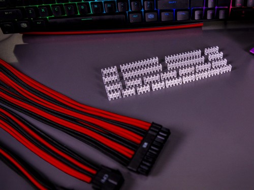 Cooler Master Luncurkan 16AWG Sleeved PSU Cable Extension 28 PSU Sleeved Extension Cable Kit red package