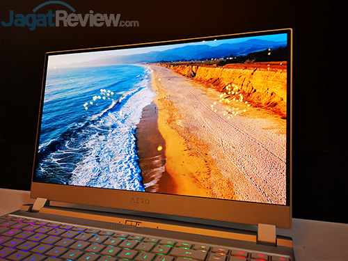 Computex 2019: Hands-On Laptop Gigabyte Aero 15 OLED 5 Gigabyte Aero 15 OLED 04