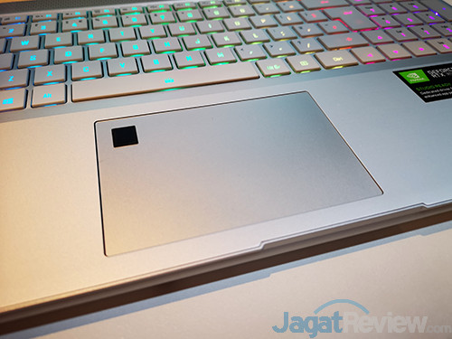 Computex 2019: Hands-On Laptop Gigabyte Aero 15 OLED 7 Gigabyte Aero 15 OLED 06