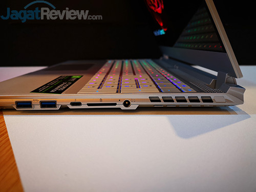 Computex 2019: Hands-On Laptop Gigabyte Aero 15 OLED 10 Gigabyte Aero 15 OLED 09