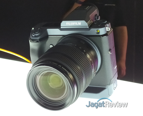 Dibanderol Rp 159 jutaan, Fujifilm Indonesia Rilis Kamera 102 MP - GFX100 53 002 1